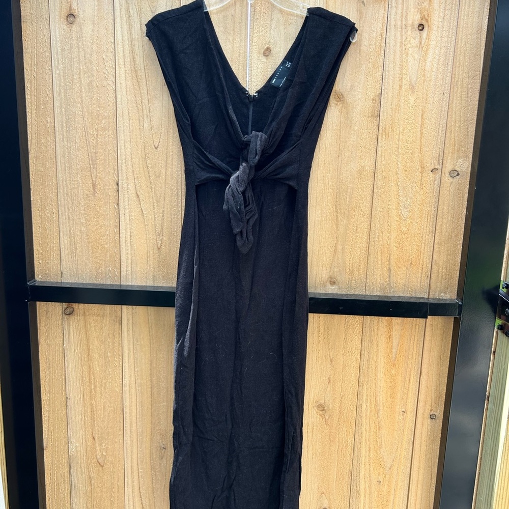 Elegant Black Sleeveless Dress